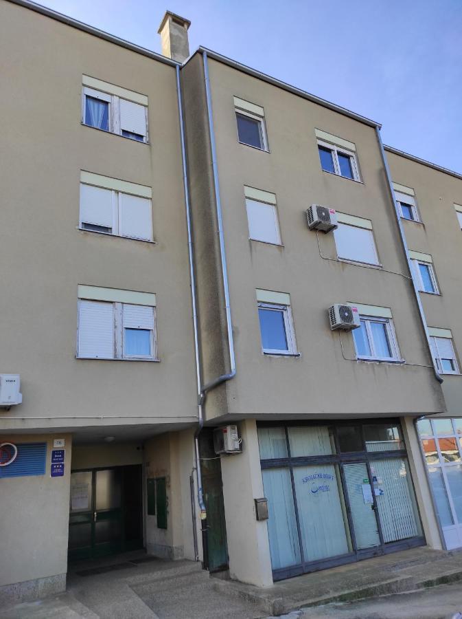 Apartment Dorrea Пула Екстер'єр фото